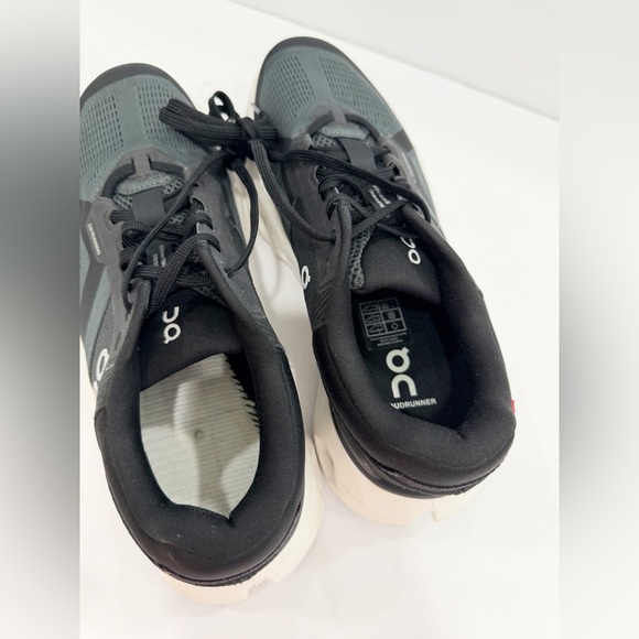 In Running Cloudrunner 2 Women’s Shoes - Missing insole - Picture 7 of 11